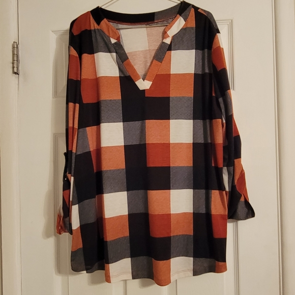 Tops - V Neck Plaid Top